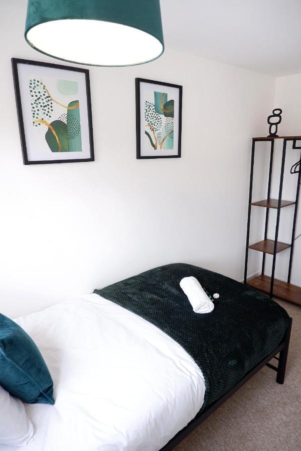 Comfortable And Cozy 4-Bedroom House Near The Hospital เคมบริดจ์ ภายนอก รูปภาพ